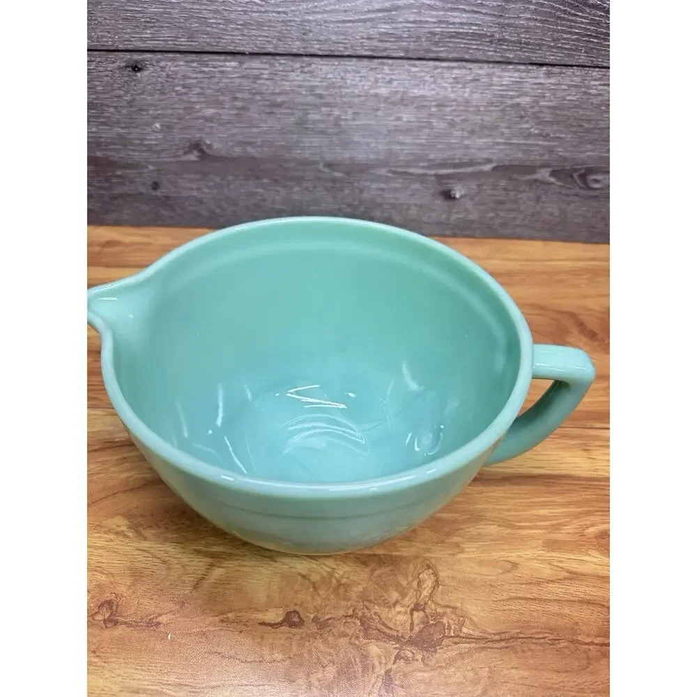 Vintage Fire-King Jadeite 2.5Qt Oven Ware Mixing Batter Bowl Spout & Handle